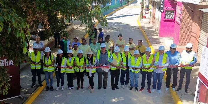 Con obras de agua y pavimentación Nancy Benítez atiende rezagos en Xoxocotlán