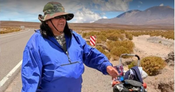 La promesa de un papá salteño: camina solo y con un carrito hacia la Catedral