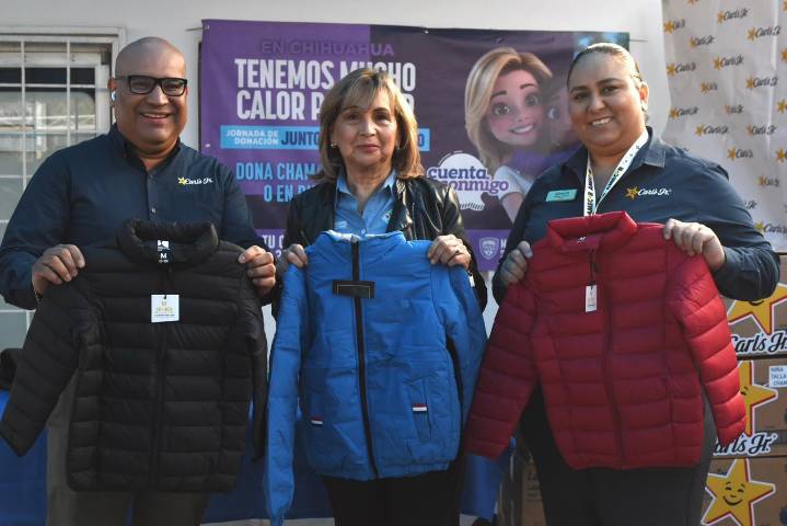 Dona Carls Jr. al DIF 723 chamarras para estudiantes