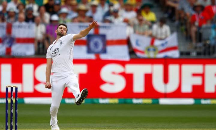 England''s Mark Wood ruled out of Ashes series with knee injury