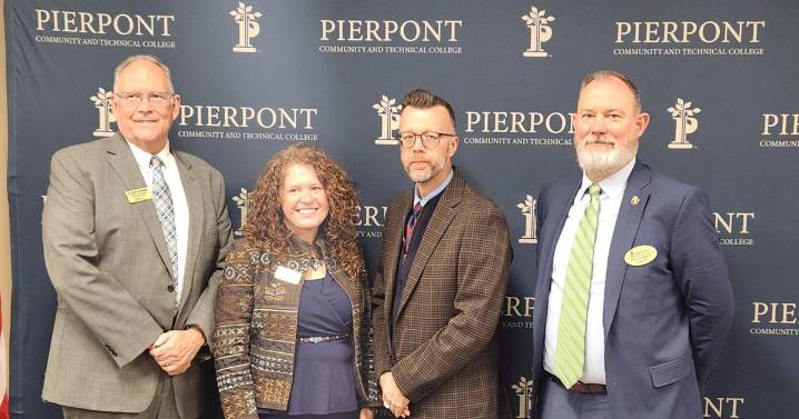 Pierpont and WVU Parkersburg sign articulation agreements, creating seamless pathways for graduates