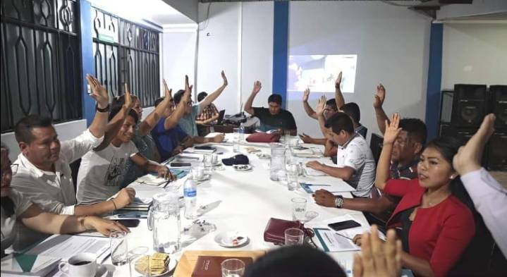 Autoridades y funcionarios deben renunciar este 13 de enero para postular al Parlamento, mientras los congresistas buscan la reelección sin dejar el cargo.