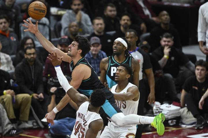 Deadspin | Deni Avdija, Blazers snap three-game losing streak at Cavs' expense