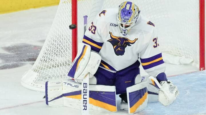 NCAA notebook: Tracy of Minnesota State among top undrafted goalies to watch this season