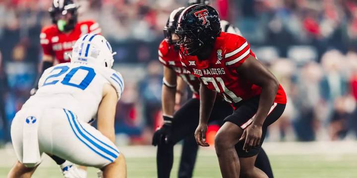 Bailey, Rodriguez garner Walter Camp All