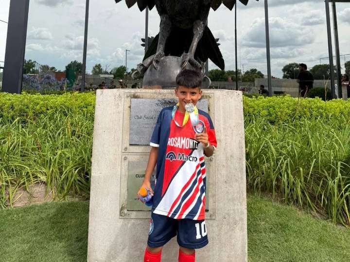 Juan Gabriel, el pequeño gigante que sigue creciendo en el mundo futbolístico