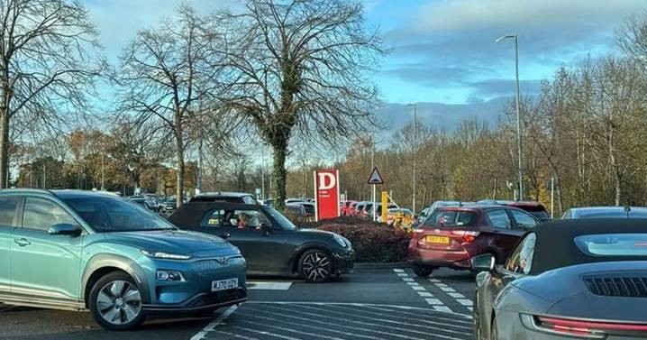 'Total gridlock' at Greater Manchester John Lewis as shoppers stuck for hours