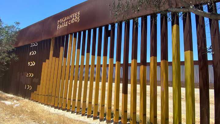 Hospitalizan a dos mujeres tras caer el muro fronterizo en San Diego