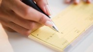 ¿Desaparecerán los cheques en papel en EE.UU.?