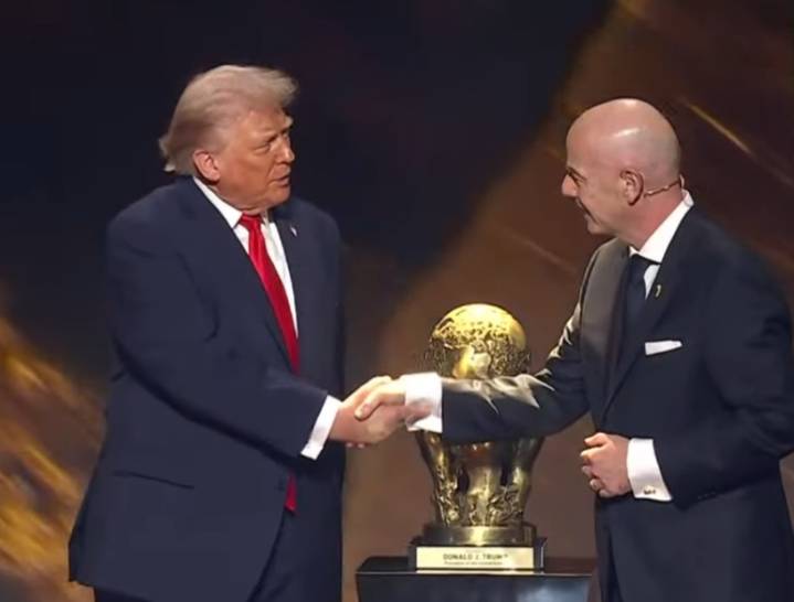 Donald Trump recibe Premio de la Paz de la FIFA