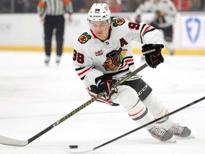 Blackhawks recall Nick Lardis from minors a day after Bedard gets hurt