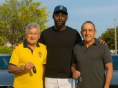 Randy Arozarena le regala autos a sus entrenadores