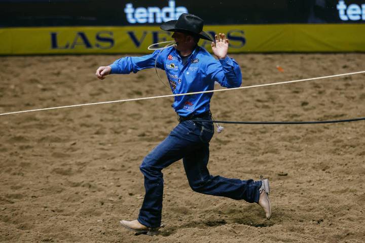 Brushton Minton builds up roping career to NFR level