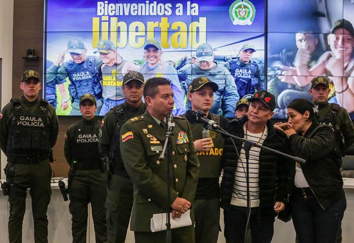 Policía rescató a cantante Miguel Ayala y a su mánager tras 15 días de secuestro