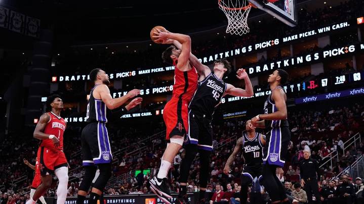 Sengun, Durant lead Rockets to 121-95 victory over the Kings