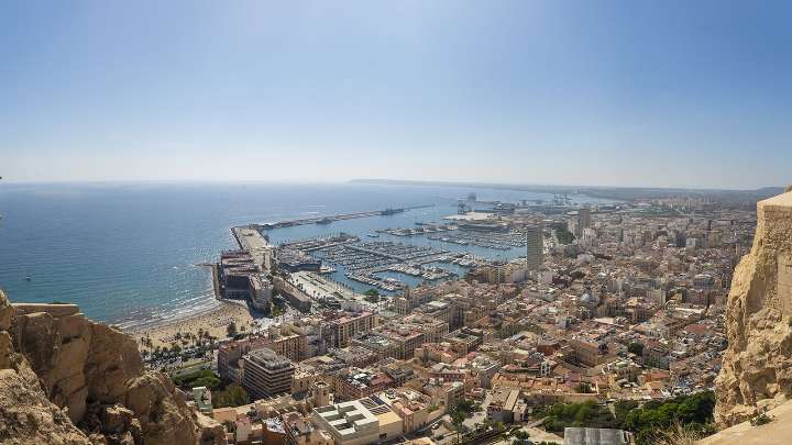 Nueva regulación en Alicante para frenar los pisos turísticos