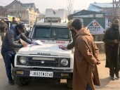Police intensify Vehicle checking; action against non-transferred vehicles in Anantnag 