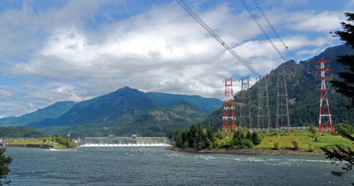 EWEB signs new deal with Bonneville Power Administration through 2044