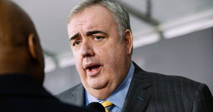 Brown University shooting investigation "all hands on deck," former Boston Police Commissioner Ed Davis says