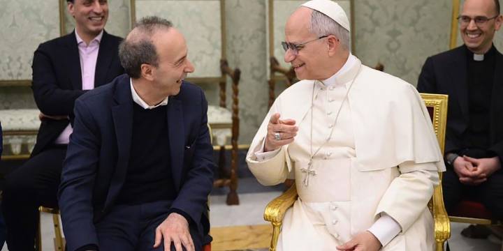 Así fue el encuentro del papa León XIV con Roberto Benigni, protagonista de “La vida es bella”, una de sus películas favoritas