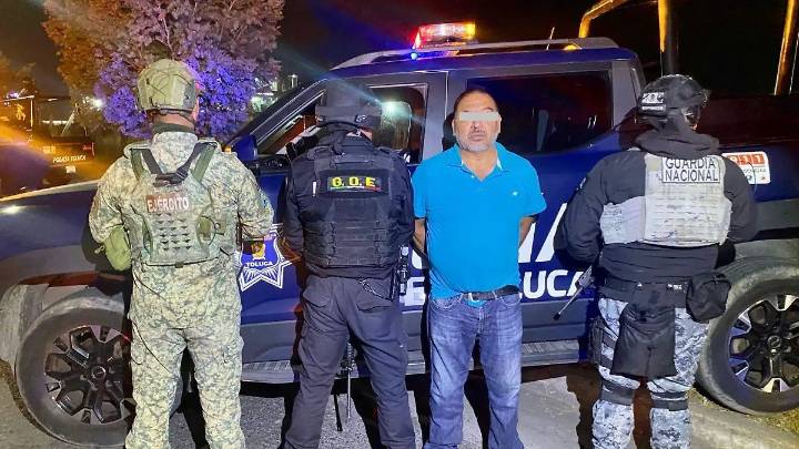 Policía de Toluca detecta una patrulla pirata; hay un detenido