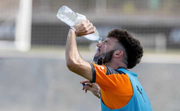 FIFA aplicará pausas de hidratación en todos los partidos del Mundial 2026