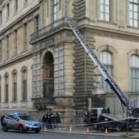 Louvre thieves escaped with 30 seconds to spare, probe reveals