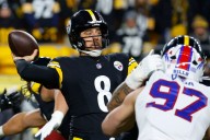 Steelers' Aaron Rodgers Exits Game After Huge Hit Leaves Him Bloody