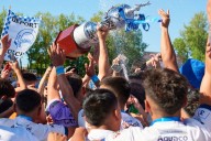 Se formó en la U, fue a un Mundial y ahora celebra un ascenso en el fútbol chileno: “Estoy en un equipo con historia y mística”