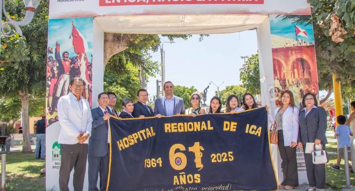 Hospital Regional de Ica celebra su 61º aniversario con participación en desfile cívico