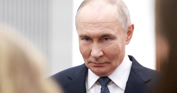 Putin launches verbal attack against Europe moments before meeting with Trump team