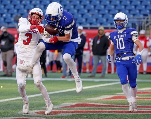 Scituate stuns Tewksbury in high-scoring D4 championship, 42