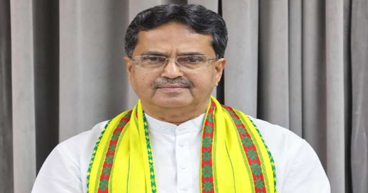 CM bats for opening pineapple auction centre in Agartala, directs officials