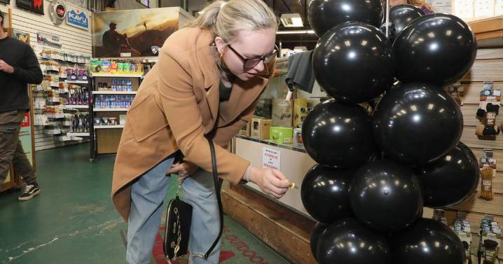 Downtown Flagstaff's Slack Friday and Small Business Saturday still going strong