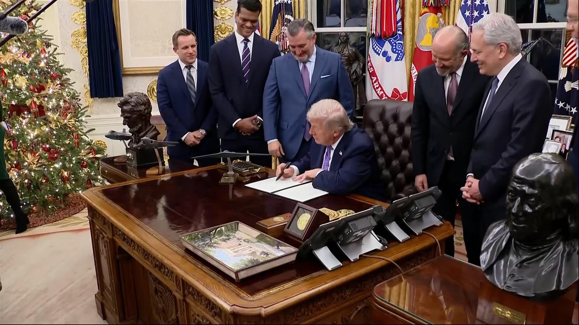 Trump signs executive order aiming to block state AI regulations