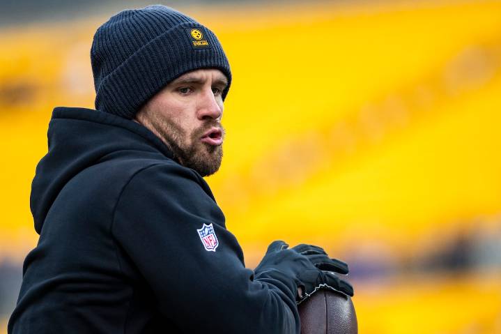 Adam Schefter just dropped a bombshell about T.J. Watt status for Steelers’ game against Dolphins