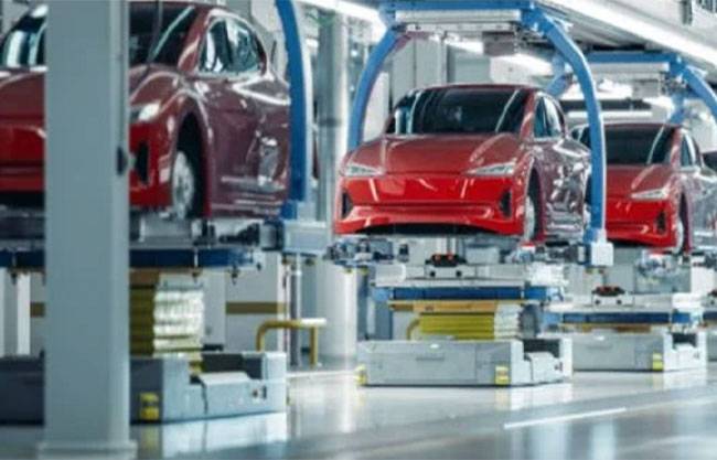 Estados Unidos iniciará la fabricación de coches pequeños tras aprobación de Trump