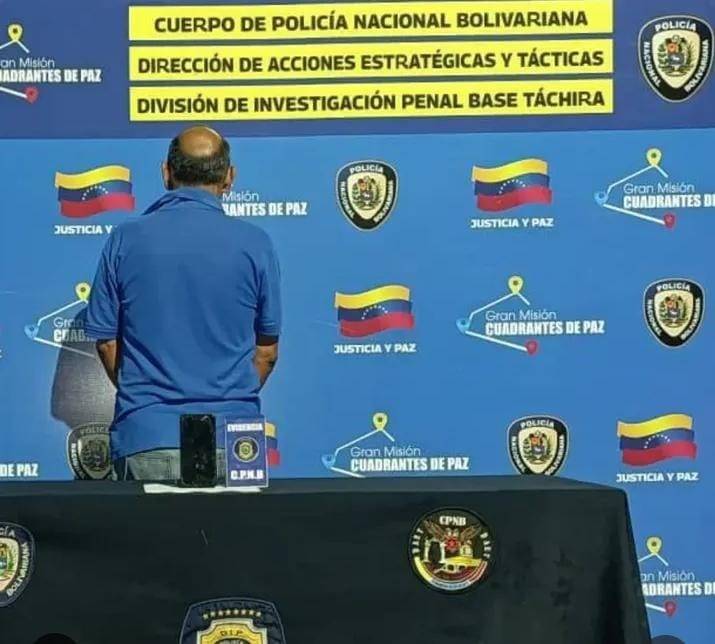 Detienen a profesor por presunto acoso a adolescente en La Castra