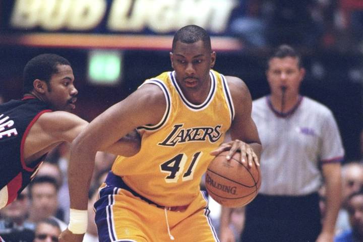 Luto en la NBA. Murió el "gigante tranquilo" de Los Lakers que dominó con Shaquille O’Neal y ganó un anillo con Detroit