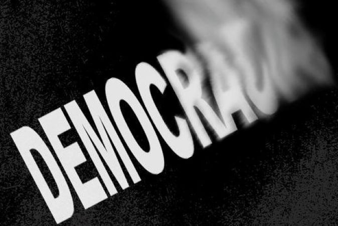 ¿Por qué la crisis de la democracia?