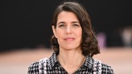Charlotte Casiraghi lleva el abrigo con textura que todas queremos para ir a la oficina este invierno