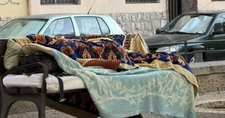 Una mujer que pernocta en la calle renuncia a una vivienda gratuita por no disponer de Wifi