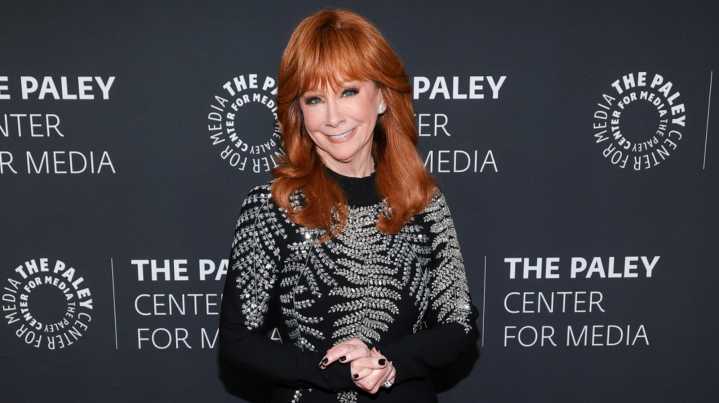 Reba McEntire's Christmas Tree Lighting 'Fit Upstages Last Year's Kelly Clarkson Fashion Disaster