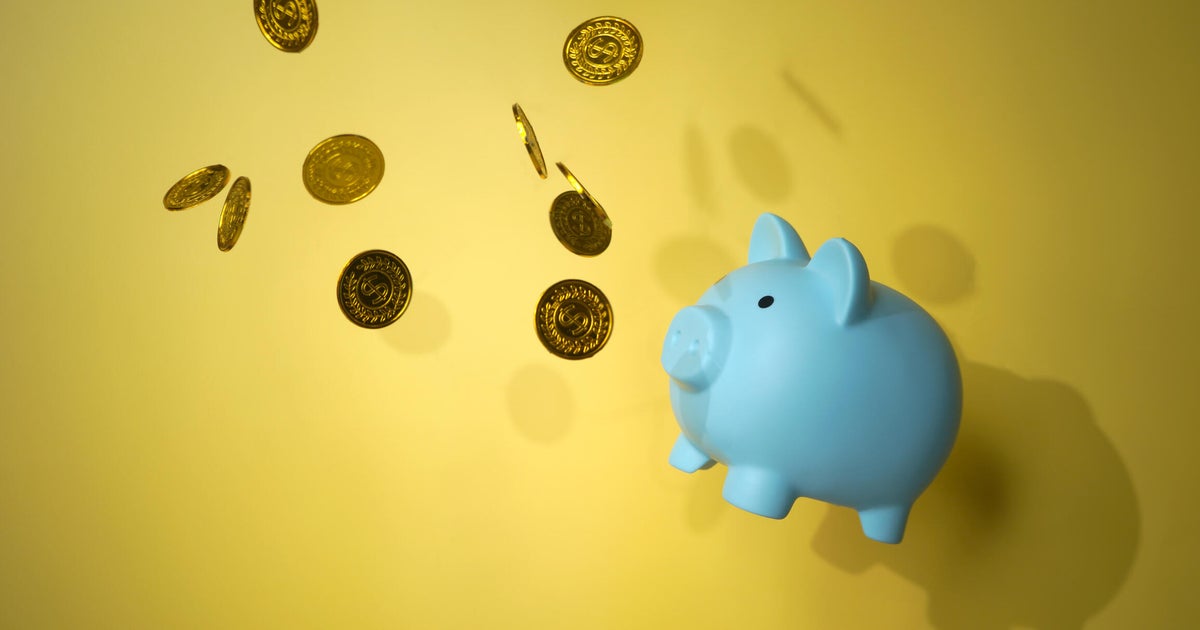 Will gold be a worthwhile investment in 2026? Here's what experts think.