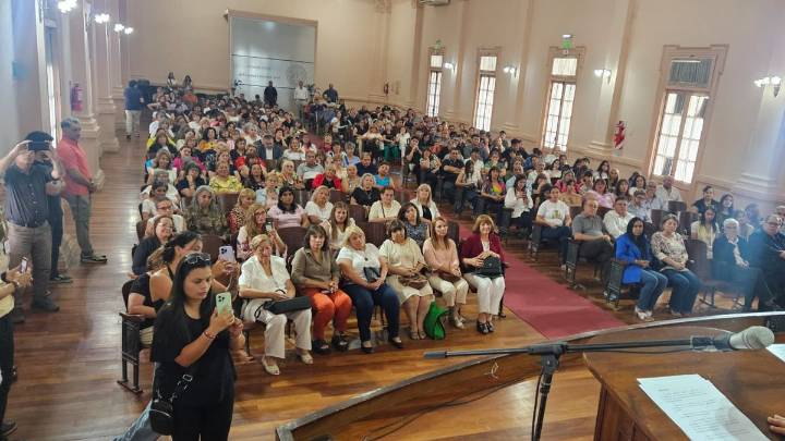 Adultos mayores recibieron sus diplomas en Economía Plateada