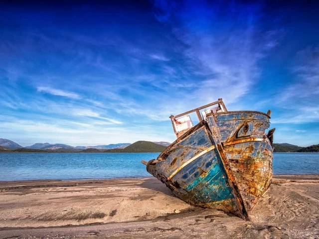 Three dead as migrant boat capsizes on Croatia