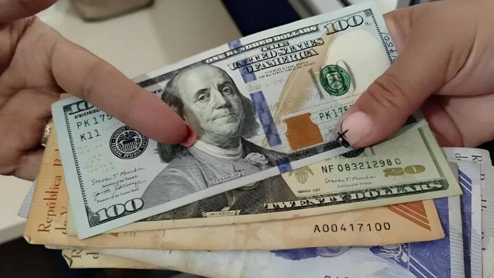 Así abre la semana el precio del dólar en Venezuela