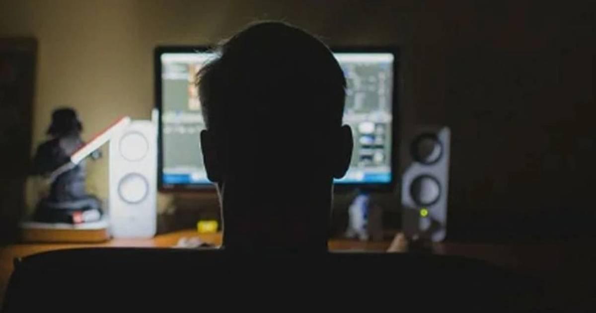 Detienen a un pastor acusado de acoso en redes sociales