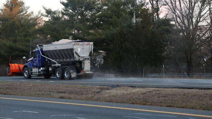 LIE reopens in Medford after 3-vehicle crash, as road conditions improve on Long Island