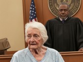 El Juez y Helen: un faro de esperanza